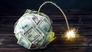 news image for Economist Peter Schiff Warns of US Dollar Devaluation and ‘Biggest Economic Disaster’ in History